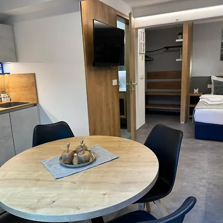 Emona 4*