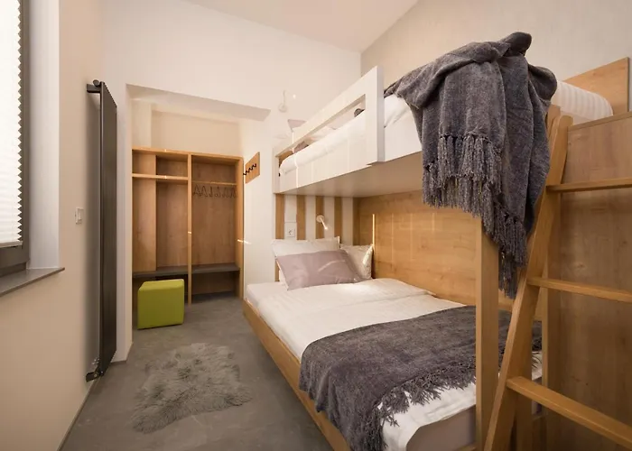 Emona - - Free Parking Apartahotel 4*