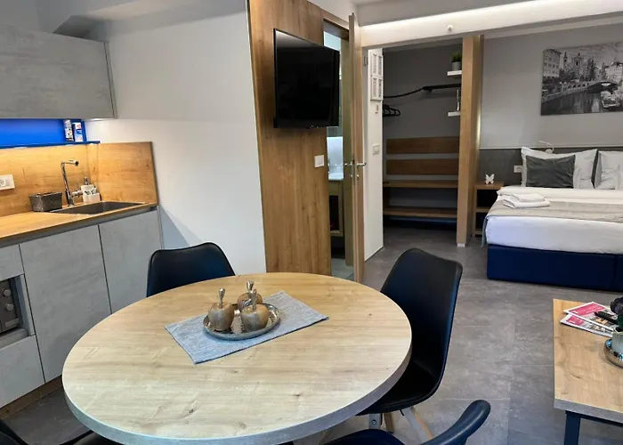 Emona - - Free Parking 4*