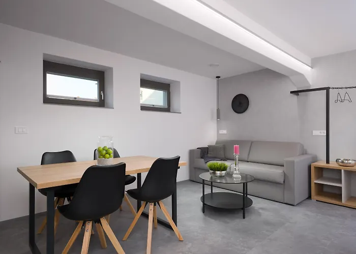 Emona - - Free Parking Liubliana