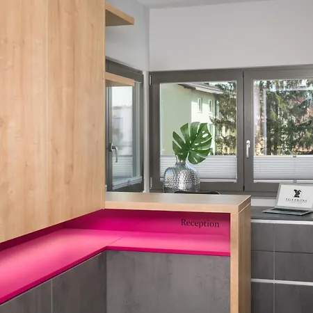 Aparthotel Emona - - Free Parking