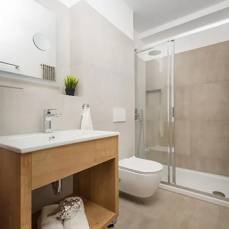 Emona - - Free Parking Aparthotel