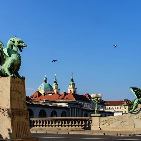 Emona - - Free Parking Aparthotel