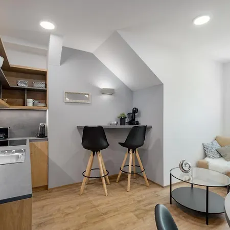 Emona - - Free Parking Lublaň