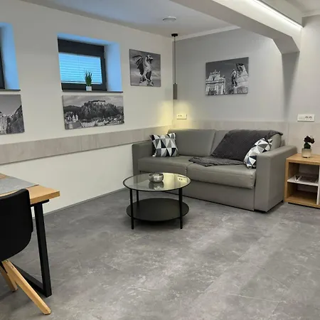 Emona - - Free Parking Apart Otel