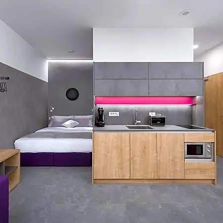 Emona - - Free Parking Λιουμπλιάνα