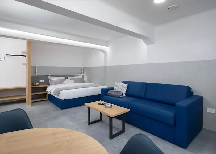 Emona - - Free Parking