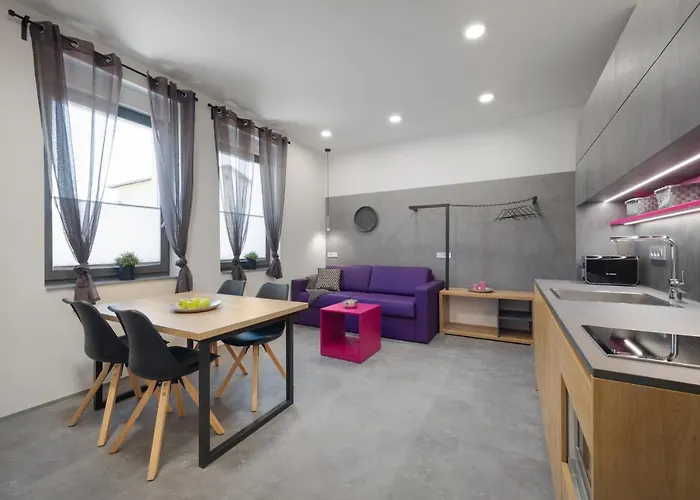 Emona - - Free Parking Aparthotel