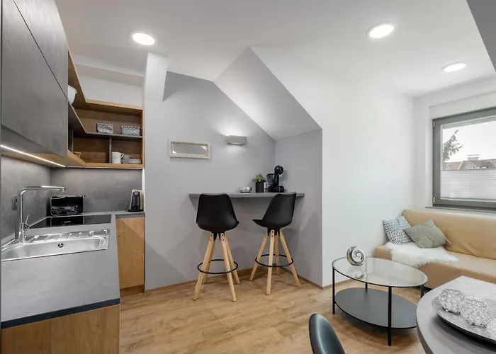 Emona - - Free Parking Laibach