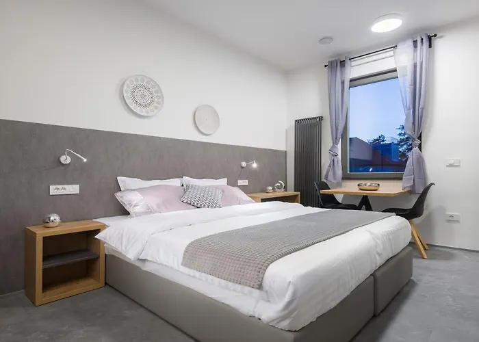 Emona - - Free Parking 4* Laibach