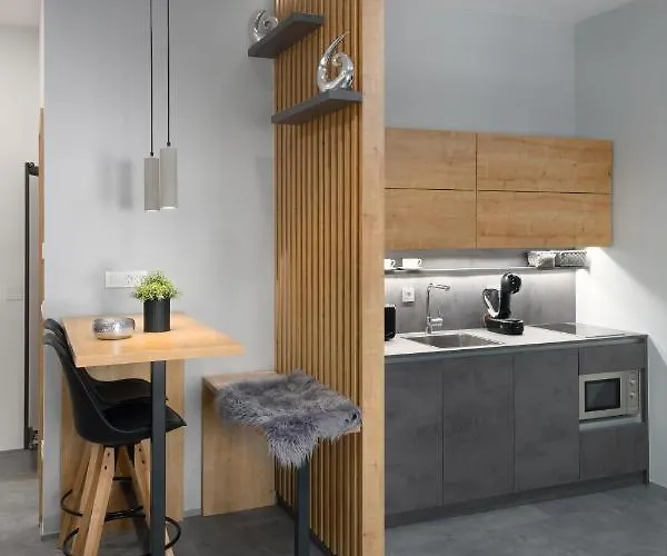 Emona - - Free Parking Aparthotel 4*