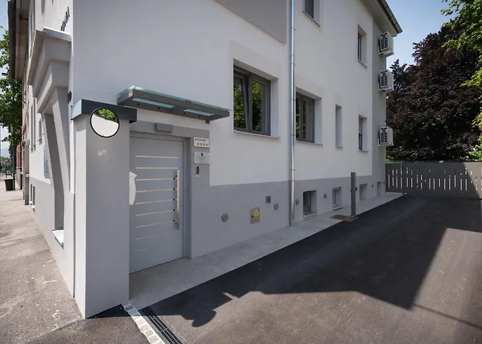 Emona - - Free Parking 4* Lublaň