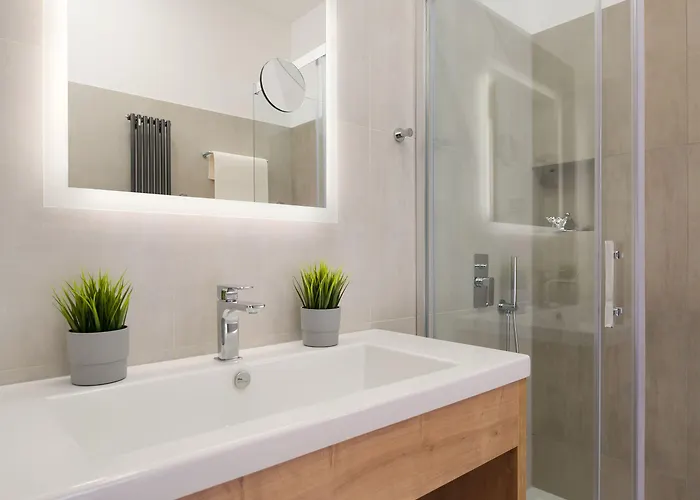 Emona - - Free Parking Lublaň