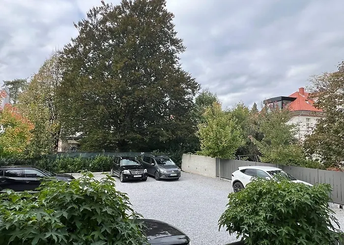 Emona - - Free Parking Aparthotel Lublaň