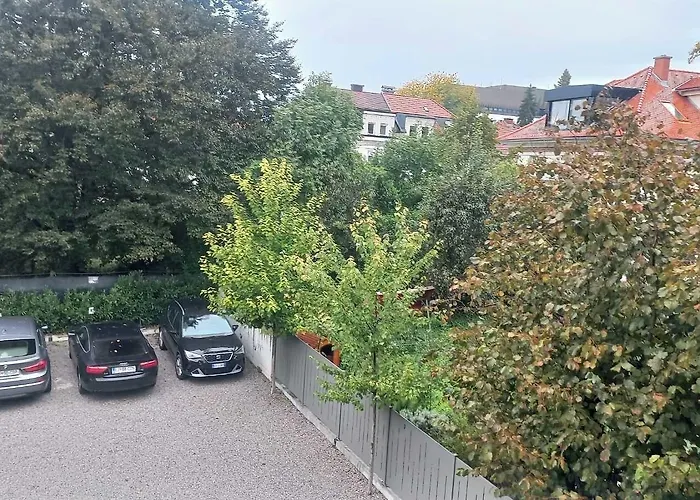 Emona - - Free Parking Aparthotel Lublaň