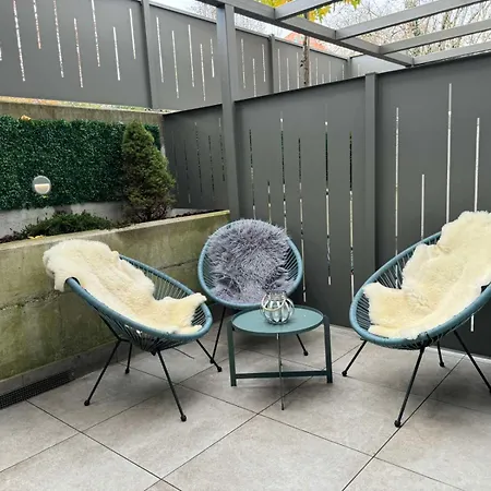 Lejlighedshotel Emona - - Free Parking