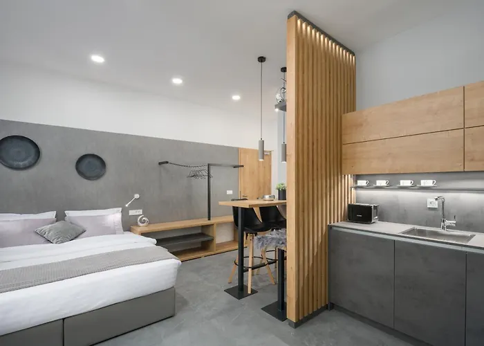 Emona - - Free Parking 4*